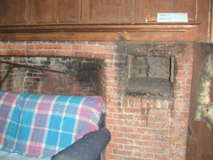 The fireplace and brick oven (before we moved in).