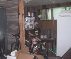 this is the mudroom.  see old fridge